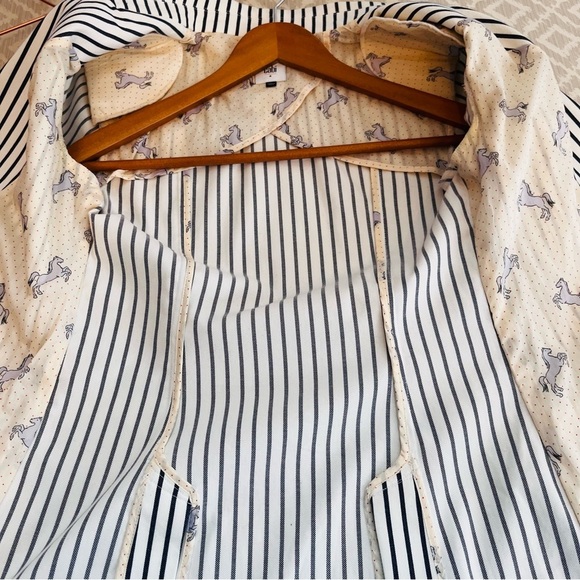 CAbi Women’s Ole Ticking Stripe Bell Jacket Blazer Navy White Size 4 - Picture 4 of 7